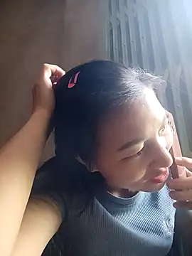 Snapshot of YAYAA-502 chatting on 10-10-25, 01:04 YAYAA-502 online show from 10-10-25, 01:04