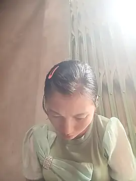 Snapshot of YAYAA-502 chatting on 10-15-25, 03:28 YAYAA-502 online show from 10-15-25, 03:28