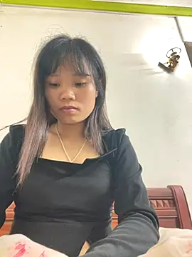 Snapshot of Ngoc-bbi chatting on 09-12-25, 04:51 Ngoc-bbi online show from 09-12-25, 04:51