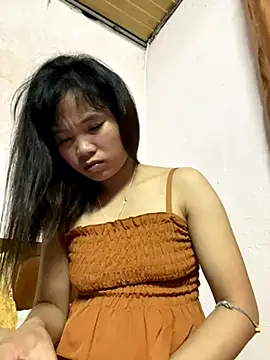 Snapshot of Ngoc-bbi chatting on 09-18-25, 04:42 Ngoc-bbi online show from 09-18-25, 04:42