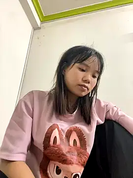 Snapshot of Ngoc-bbi chatting on 09-20-25, 11:22 Ngoc-bbi online show from 09-20-25, 11:22