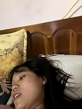 Snapshot of Ngoc-bbi chatting on 09-26-25, 02:15 Ngoc-bbi online show from 09-26-25, 02:15