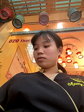 Snapshot of Ngoc-bbi chatting on 09-28-25, 05:02 Ngoc-bbi online show from 09-28-25, 05:02