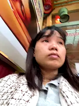 Snapshot of Ngoc-bbi chatting on 09-30-25, 05:12 Ngoc-bbi online show from 09-30-25, 05:12