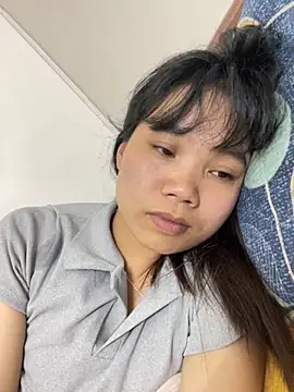 Snapshot of Ngoc-bbi chatting on 10-01-25, 10:32 Ngoc-bbi online show from 10-01-25, 10:32