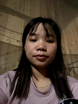 Snapshot of Ngoc-bbi chatting on 10-02-25, 02:35 Ngoc-bbi online show from 10-02-25, 02:35