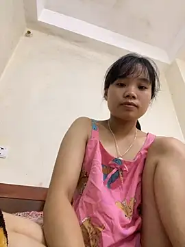 Snapshot of Ngoc-bbi chatting on 10-04-25, 11:08 Ngoc-bbi online show from 10-04-25, 11:08