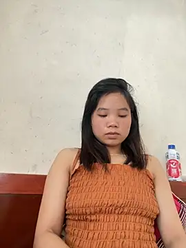 Snapshot of Ngoc-bbi chatting on 10-13-25, 04:23 Ngoc-bbi online show from 10-13-25, 04:23