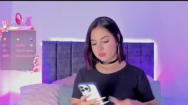 Snapshot of AnaLevii chatting on 09-15-25, 12:54 AnaLevii online show from 09-15-25, 12:54