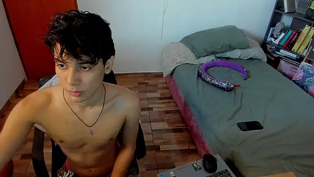 Snapshot of AliottTwink chatting on 03-11-26, 10:16 AliottTwink online show from 03-11-26, 10:16
