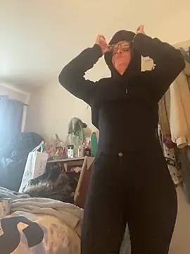 Snapshot of kittykatbean chatting on 11-22-25, 11:09 kittykatbean online show from 11-22-25, 11:09