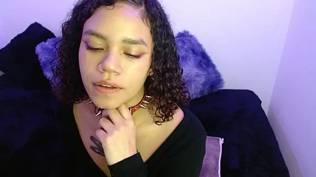 Snapshot of Canela_s1 chatting on 11-21-25, 08:51 Canela s1 online show from 11-21-25, 08:51