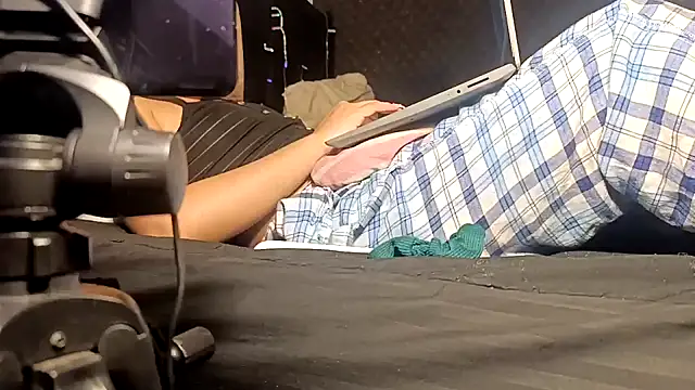 Yuli-27 online show from 12-17-25, 07:03