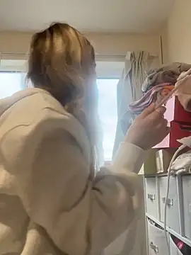 Snapshot of Angelloverxo chatting on 12-05-25, 03:41 Angelloverxo online show from 12-05-25, 03:41