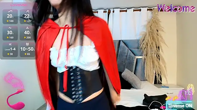 MiniLove 01 online show from 10-31-25, 12:06