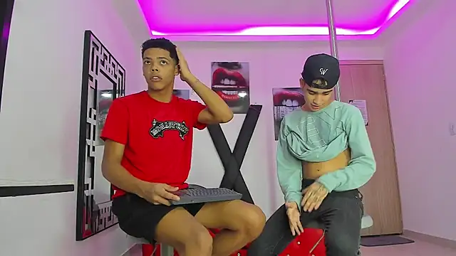 PRETTY FEM online show from 10-14-25, 01:34