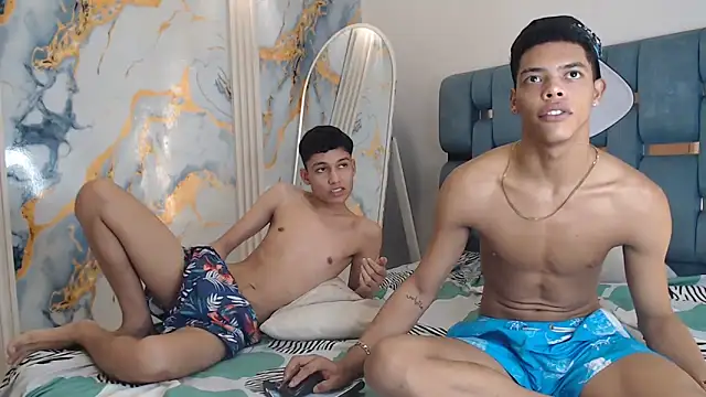 PRETTY FEM online show from 04-21-26, 01:42