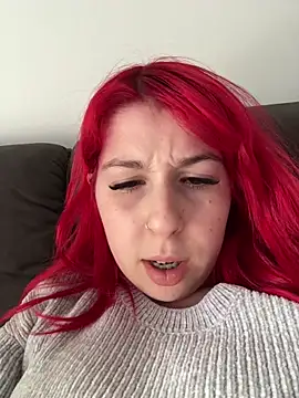 Snapshot of ilaria_miss98 chatting on 02-27-26, 10:15 ilaria miss98 online show from 02-27-26, 10:15