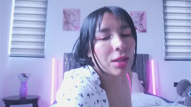 Snapshot of greciadom555 chatting on 02-12-26, 08:15 greciadom555 online show from 02-12-26, 08:15