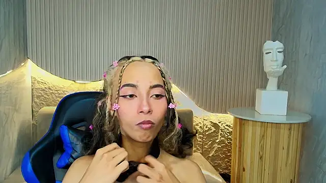 Snapshot of Agnis_ink_r chatting on 10-16-25, 03:29 Agnis ink r online show from 10-16-25, 03:29