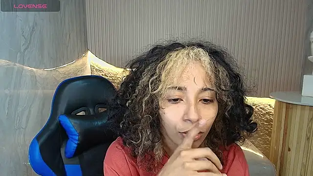 Snapshot of Agnis_ink_r chatting on 11-08-25, 01:22 Agnis ink r online show from 11-08-25, 01:22