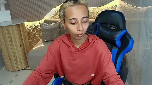 Snapshot of Agnis_ink_r chatting on 11-11-25, 01:11 Agnis ink r online show from 11-11-25, 01:11