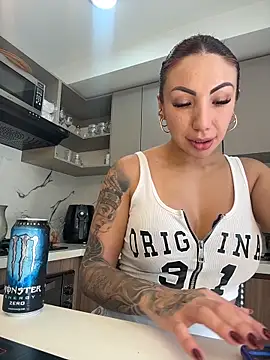 Sarahlove 90 online show from 12-21-25, 08:27