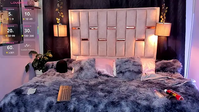 melody-rouss online show from 09-30-25, 07:13