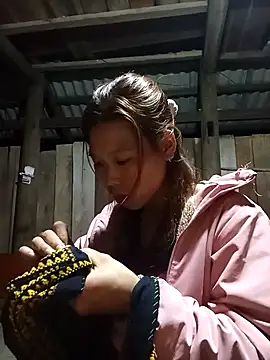 Ngocmi909 online show from 11-18-25, 01:37