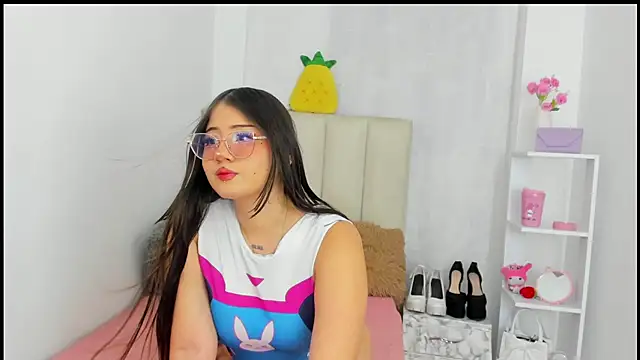 ImSofia222  online show from 11-13-25, 05:28