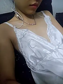 Snapshot of _Thaotam_ chatting on 04-24-26, 02:41 Thaotam online show from 04-24-26, 02:41