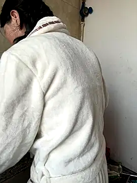 xiiuuff18 online show from 11-25-25, 11:49