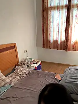 xiiuuff18 online show from 12-19-25, 02:40