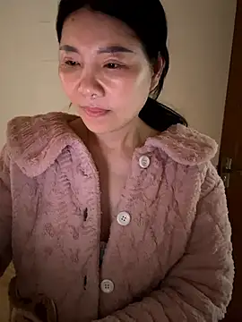 xiiuuff18 online show from 03-21-26, 12:26