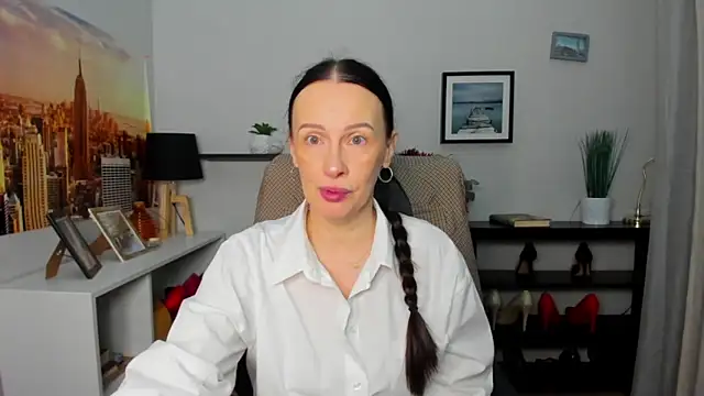 Velvet Jasmine online show from 12-19-25, 06:20