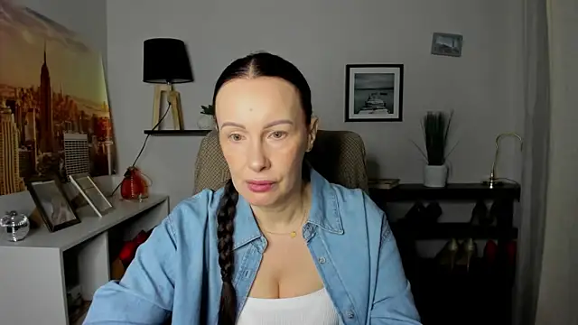 Velvet Jasmine online show from 02-06-26, 06:29