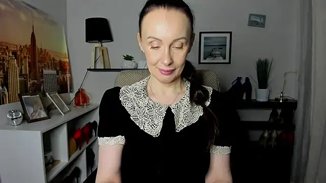 Velvet Jasmine online show from 02-12-26, 06:30