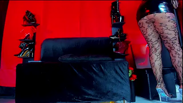 Snapshot of ArtemisaStone chatting on 12-13-25, 10:37 ArtemisaStone online show from 12-13-25, 10:37