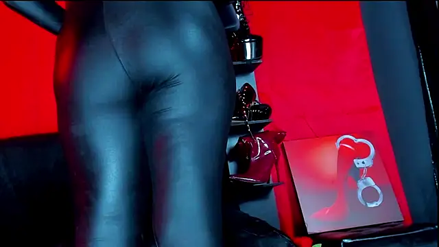 Snapshot of ArtemisaStone chatting on 12-15-25, 12:15 ArtemisaStone online show from 12-15-25, 12:15