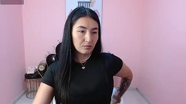 Snapshot of Isabella_Mendez_ chatting on 10-06-25, 01:19 Isabella Mendez online show from 10-06-25, 01:19