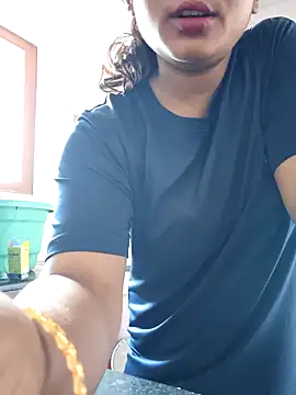 your chandni04 online show from 04-23-26, 09:19