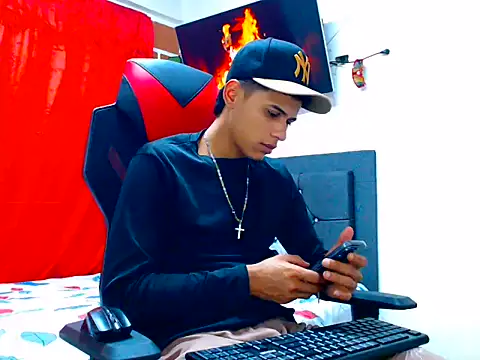 cristian tayron1 online show from 06-13-26, 12:30