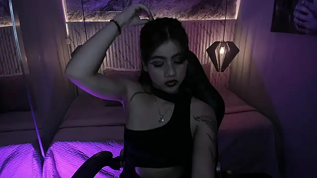 Julieth brown  online show from 03-06-26, 08:16