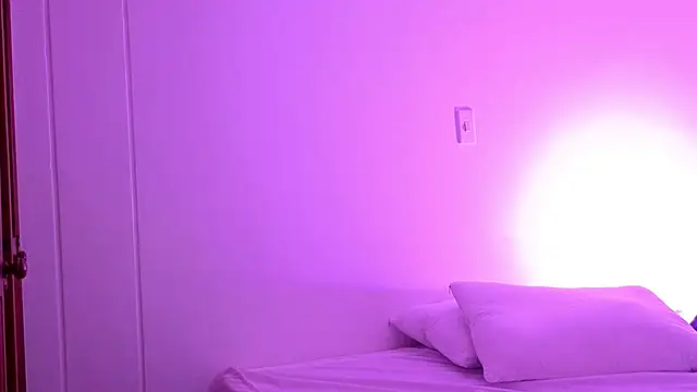 Snapshot of MoraInFire chatting on 10-31-25, 12:55 MoraInFire online show from 10-31-25, 12:55