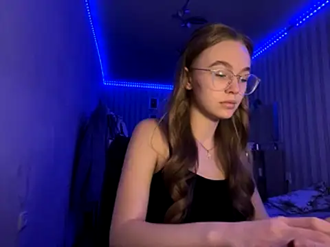 Snapshot of bellameow88 chatting on 10-23-25, 11:53 bellameow88 online show from 10-23-25, 11:53