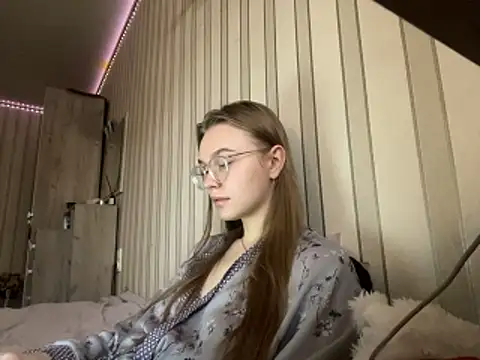 Snapshot of bellameow88 chatting on 11-07-25, 03:28 bellameow88 online show from 11-07-25, 03:28