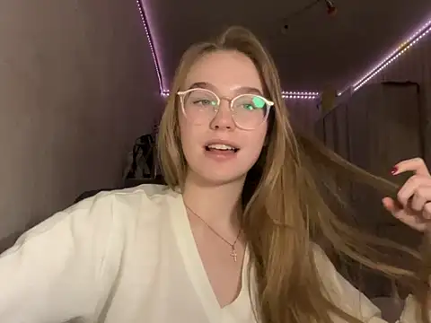 Snapshot of bellameow88 chatting on 11-07-25, 03:34 bellameow88 online show from 11-07-25, 03:34