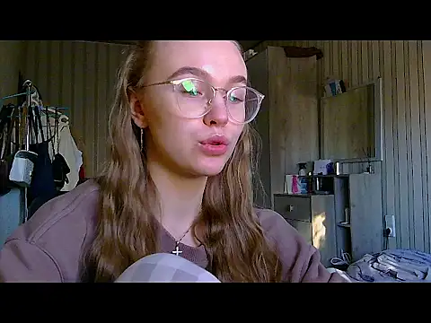 Snapshot of bellameow88 chatting on 11-17-25, 08:53 bellameow88 online show from 11-17-25, 08:53