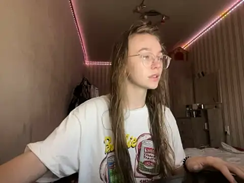 Snapshot of bellameow88 chatting on 11-25-25, 09:53 bellameow88 online show from 11-25-25, 09:53