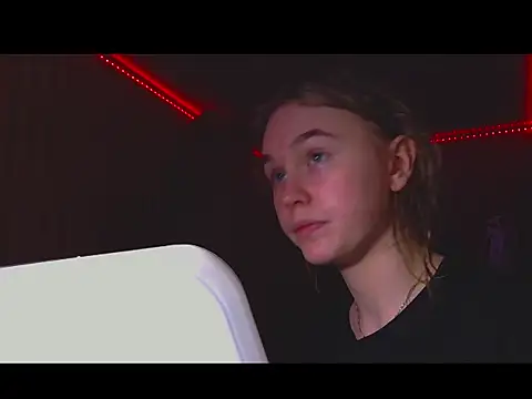 Snapshot of bellameow88 chatting on 12-18-25, 11:38 bellameow88 online show from 12-18-25, 11:38